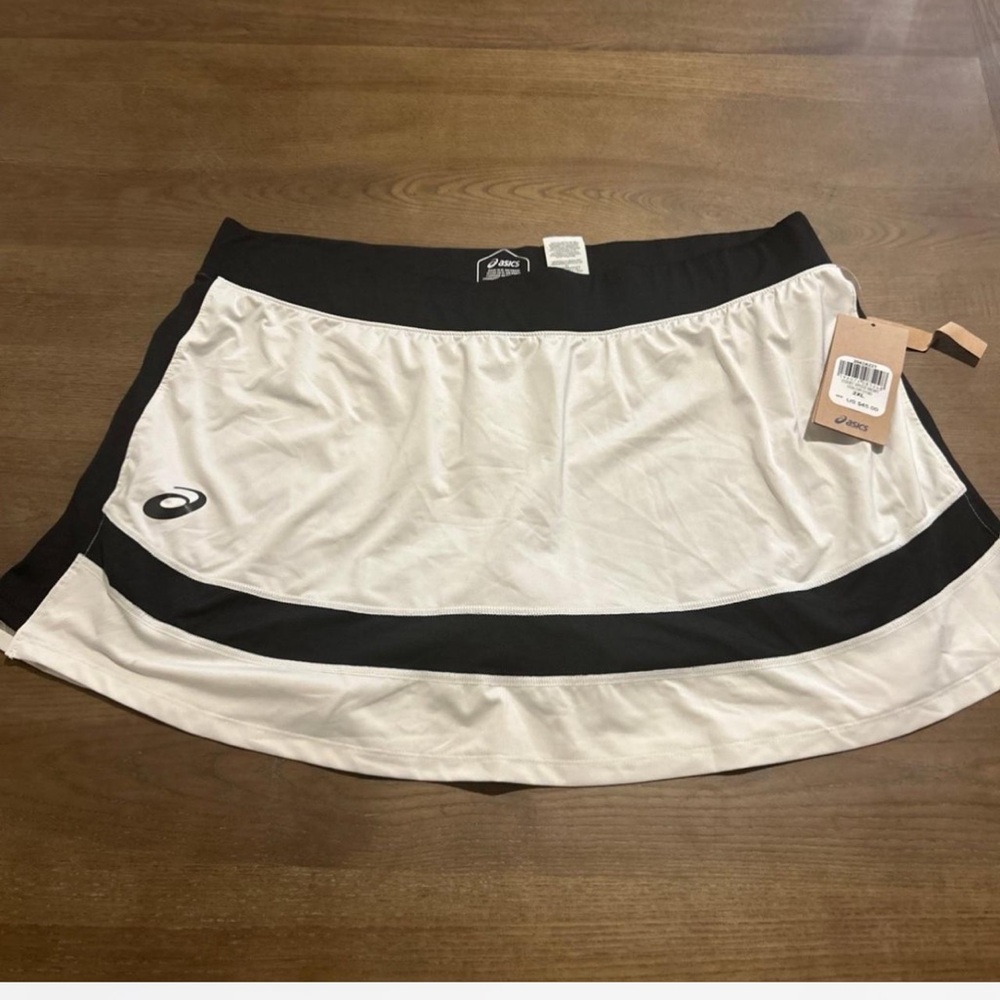 ASICS white and black tennis skirt #tennisskirt